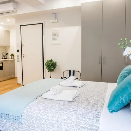 Apartment A25 Pristine & Sunny Flat With Balcony At Downtown *